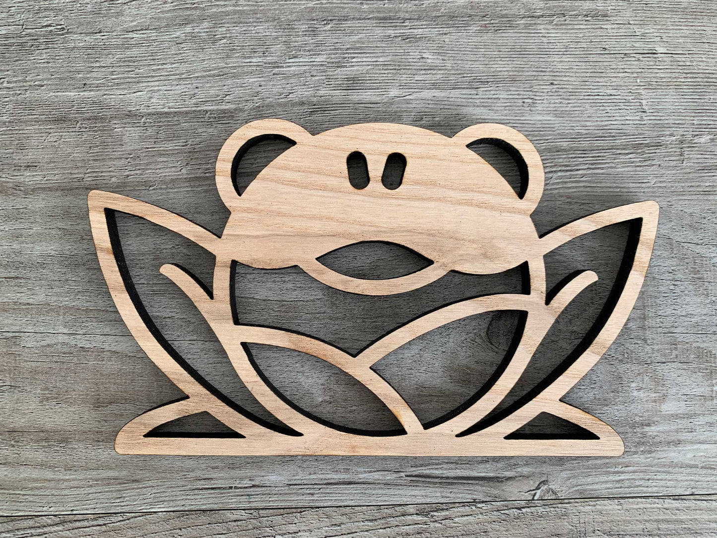 4 Wooden Mushrooms with Frog