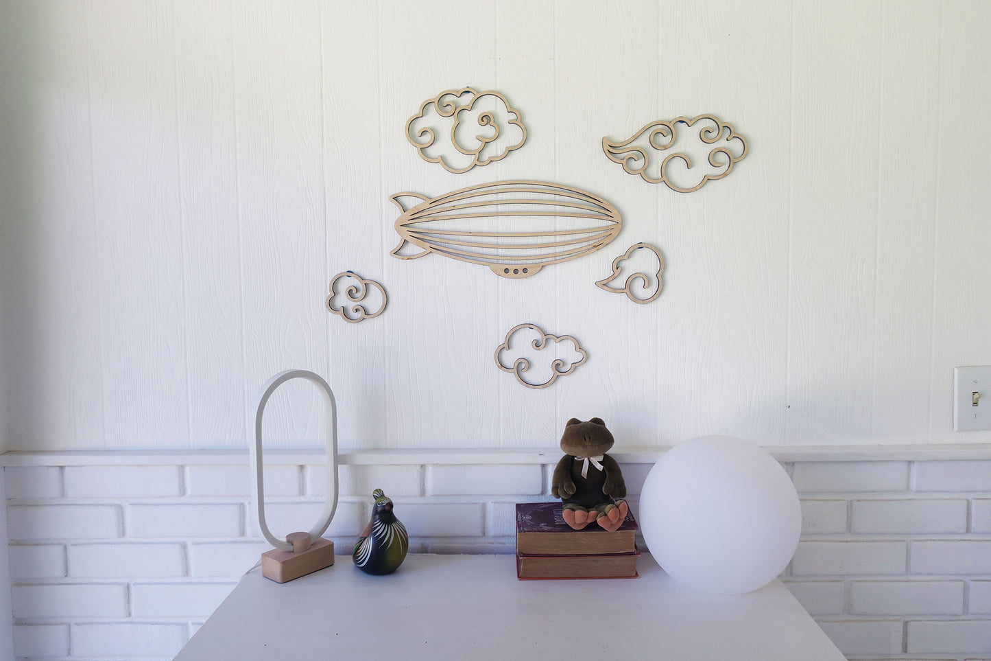 Modern balloon / blimp with clouds wall decor