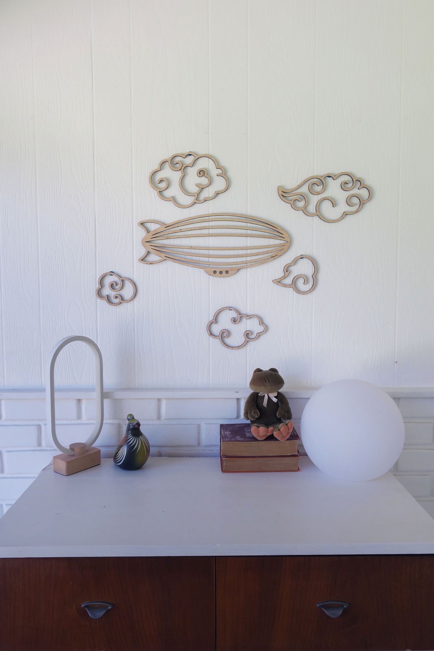 Modern balloon / blimp with clouds wall decor